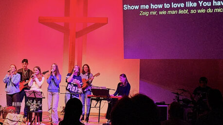 Tweens grow Band